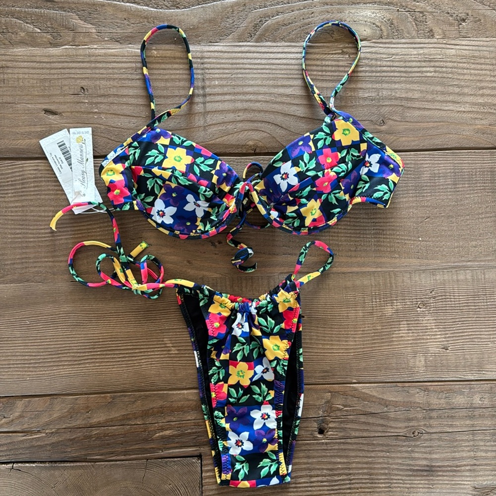 ‘MISS NOVEMBER’ Set